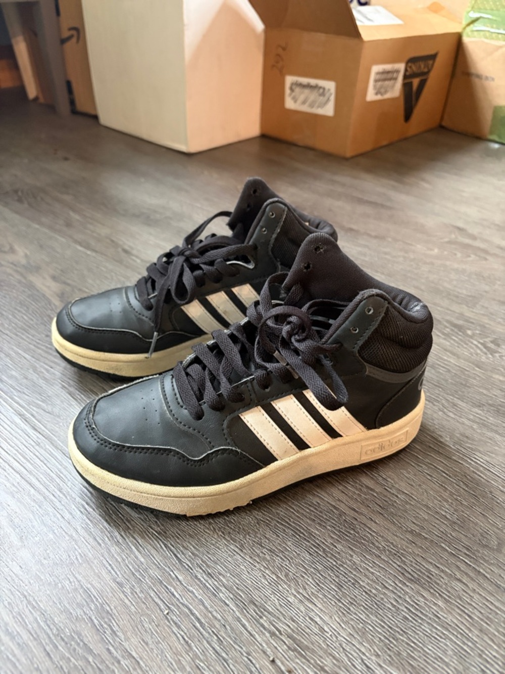 Boys Adidas Hoops 3.0 size 2 youth